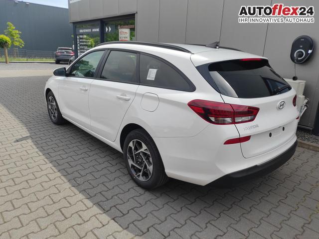 Hyundai i30 Kombi GO SW 1.6 GO*Navi*LED*Shzg*Lhzg*PDC*Cam*16Zoll* 