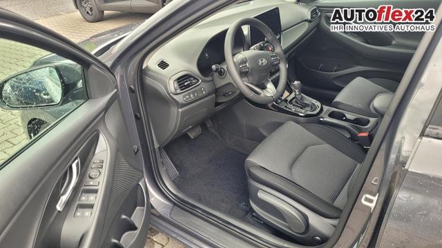Hyundai i30 Family HB 1.6 GO*Navi*LED*Shzg*Lhzg*PDC*Cam*16Zoll* 