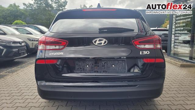 Hyundai i30 Kombi Smart SW Family*LED*Navi*Shzg*Lhzg*PDC*Cam*16Zoll* 