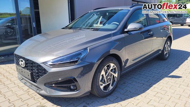 Gebrauchtfahrzeug Hyundai i30 Kombi - Family SW Family Navi LED Shzg Lhzg PDC Cam 16Zoll 