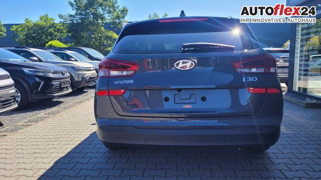 Hyundai i30 Kombi Family SW Family*Navi*LED*Shzg*Lhzg*PDC*Cam*16Zoll* 