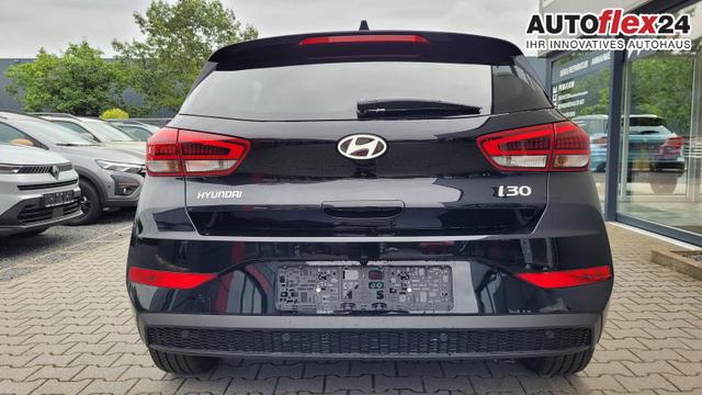 Hyundai i30 Familiy HB Family*LED*Navi*Shzg*Lhzg*PDC*Cam*16Zoll* 