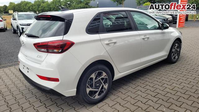 Hyundai i30 Familiy HB Family*Navi*LED*Shzg*Lhzg*PDC*Cam*16Zoll* 