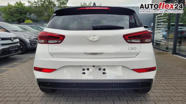 Hyundai i30 Familiy HB Family*Navi*LED*Shzg*Lhzg*PDC*Cam*16Zoll* 