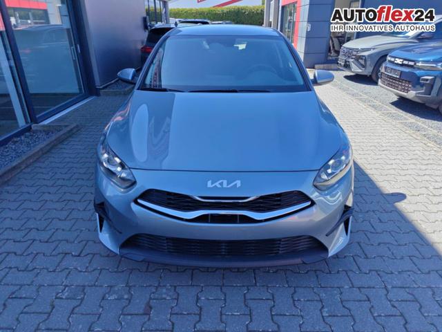 Vorlauffahrzeuge Kia Ceed - SPIN 1.5 T-GDI AT Kamera Sitzheizung APP Navi