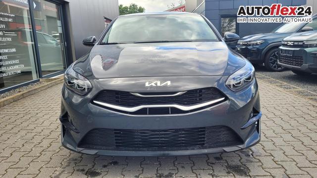 Vorlauffahrzeuge Kia Ceed - Gold 1.5 AT LED Navi Shzg Lhzg PDC Cam 17Zoll 