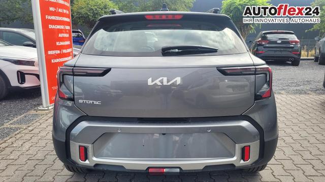 Kia Stonic Silver AT*Navi*Shzg*Lhzg*PDCv+h*Cam*16Zoll*LED 