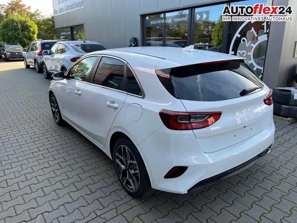 Kia Ceed Gold Gold*LED*Navi*Shzg*Lhzg*PDC*Cam*17Zoll* 