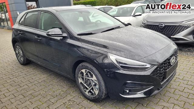 Hyundai i30 Family HB GO*Navi*LED*Shzg*Lhzg*PDC*Cam*16Zoll* 