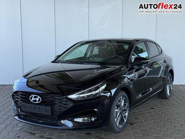 Gebrauchtfahrzeug Hyundai i30 Fastback - 1.5 T-GDi MHEV 7DCT Prime / Navi Einparkhilfe V H mit Kamera Keyless entry & go LED-Scheinw.