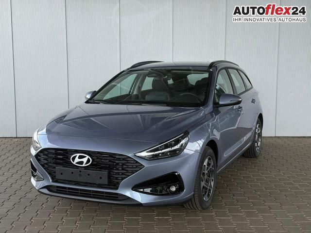 Gebrauchtfahrzeug Hyundai i30 Kombi - Smart 1.5 GDI 6MT / Navi PDC V.&H. m. Kamera LED ALU16 Dachreling Tempom.