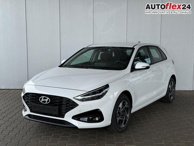 Gebrauchtfahrzeug Hyundai i30 - GO 1.5 DPI / Sitz   Lenkradh./ LED Navi Tempomat Alu16 PDC V.&H.m.Kamera