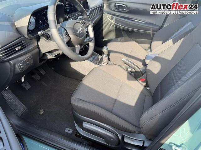 Hyundai i20 Comfort 1.2 MPI / Sitz + Lenkradheizung Navi Tempomat PDC Kamera Alu 16" *Frei Haus geliefert, ab der 2. Bestellung* 