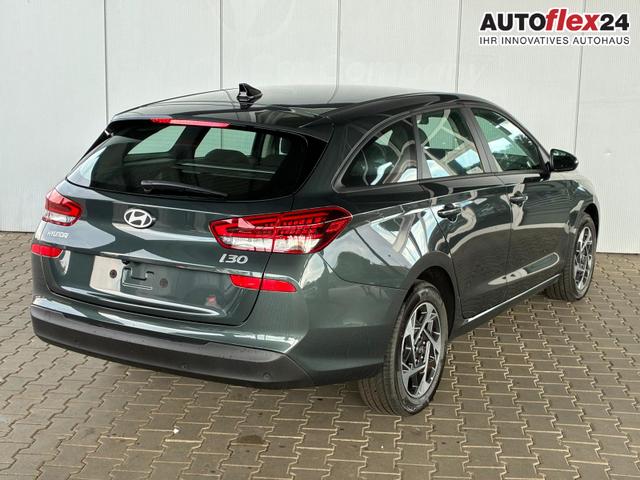 Hyundai i30 Kombi Comfort 1.5 GDi / LED Navi PDC V&H + Kamera Tempomat Carplay Alu 16" "Frei Haus geliefert, ab der 2. Bestellung " 