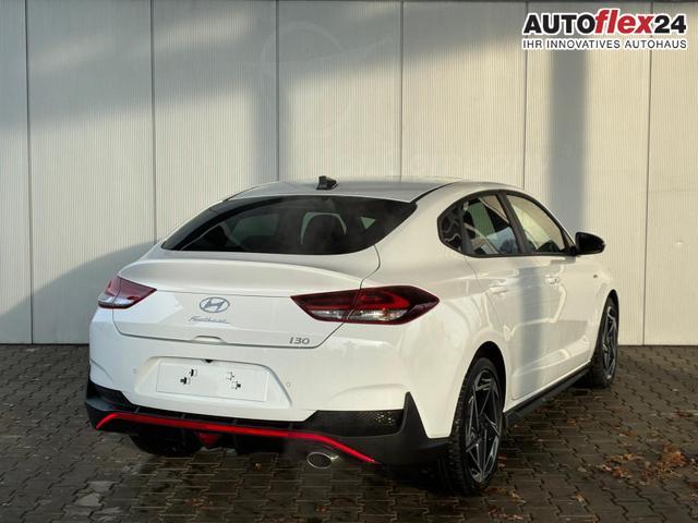 Hyundai i30 N-Line Fastback DCT 1.5 T-GDI mHev / Navi ACC Sitz & Lenkradheizung LED Alu 18" 