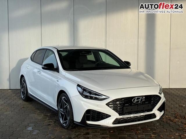Hyundai i30 N-Line Fastback DCT 1.5 T-GDI mHev / Navi ACC Sitz & Lenkradheizung LED Alu 18" 
