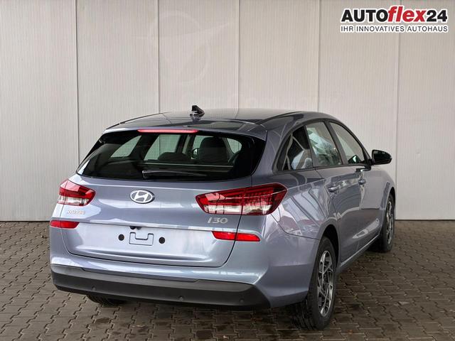 Hyundai i30 Kombi Comfort 1.5 T-GDI mHEV 140 PS 6MT / Navi LED PDC V&H.m.Kamera ALU16 