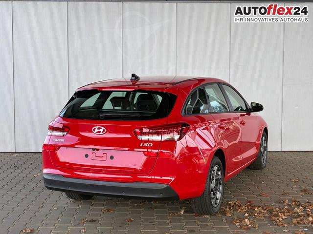 Hyundai i30 Kombi Style 1.5 T-GDI mHEV 140PS 6MT / PDC V. & H. m. Kamera LED Navi Alu 16 