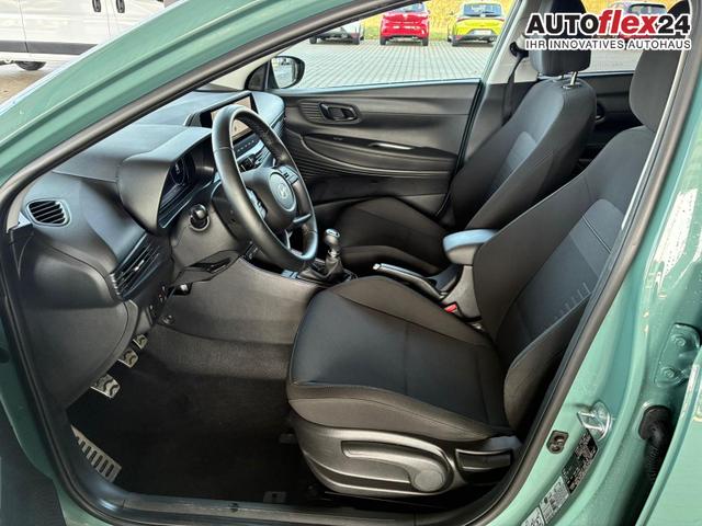 Hyundai BAYON Comfort 1.2 GDI 79 PS 5MT / LED Tempomat Navi R&uuml;ckfahrkamera Alu 16" 