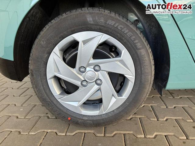 Hyundai i20 Comfort 1.0 T-GDi 7DCT / Navi Tempomat Sitz + Lenkradheizung PDC Hinten mit Kamera 