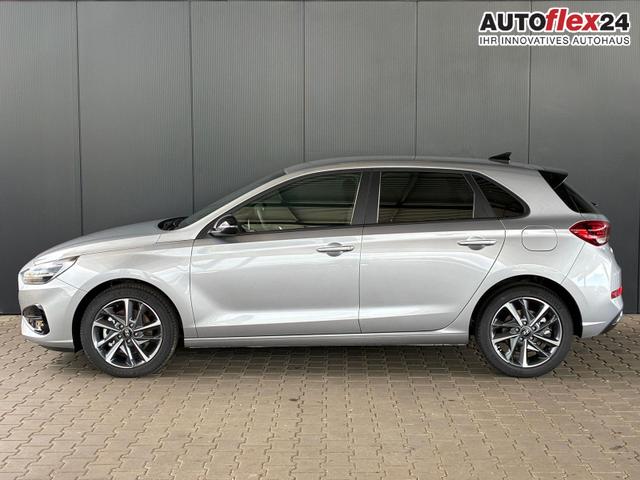 Vorlauffahrzeuge Hyundai i30 - Comfort Plus 1.0 TGDI DCT / Navi ACC LED Sitz & Lenkr.Heiz PDC V&H.m.Kamera Alu 17
