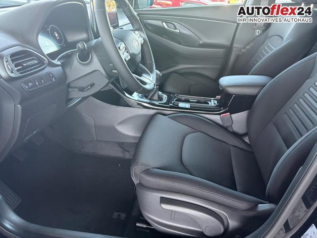 Hyundai i30 Comfort Plus 1.0 T-GDI Navi / PDC V+H mit Kamera Shz Vorne LED Alu 17'' 