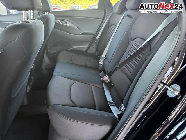 Hyundai i30 Comfort Plus 1.0 T-GDI Navi / PDC V+H mit Kamera Shz Vorne LED Alu 17'' 