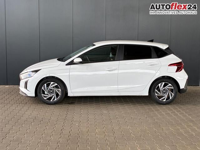 Vorlauffahrzeuge Hyundai i20 - Pure 1.2 MPI / Navi PDC Hinten   Kamera Abgedunkelte Scheiben Tempomat Alu 16"