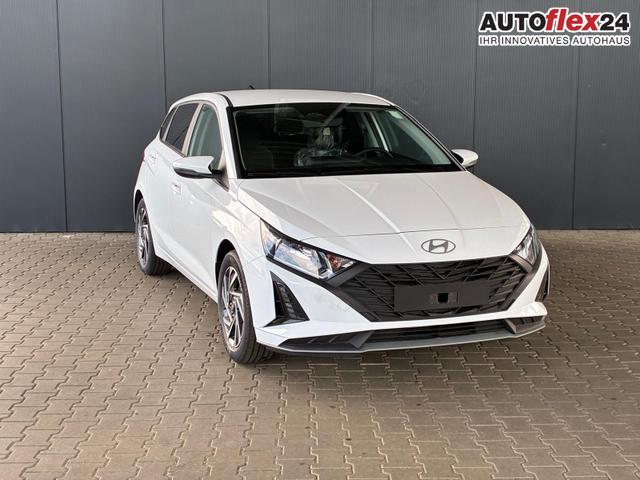 Hyundai i20 Pure 1.2 MPI / Navi PDC Hinten + Kamera Abgedunkelte Scheiben Tempomat Alu 16" 