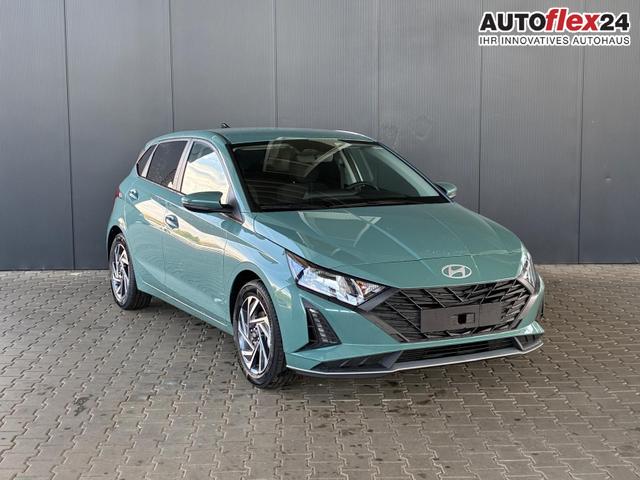 Hyundai i20 Pure 1.2 MPI / Navi PDC Hinten + Kamera Abgedunkelte Scheiben Tempomat Alu 16" 