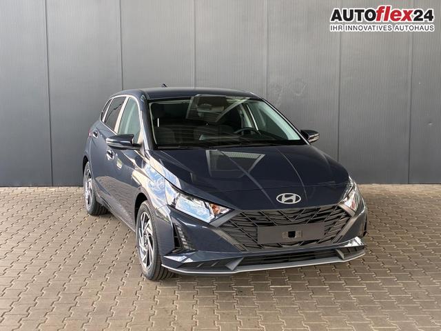 Hyundai i20 Pure 1.2 MPI / Navi PDC Hinten + Kamera Abgedunkelte Scheiben Tempomat Alu 16" 