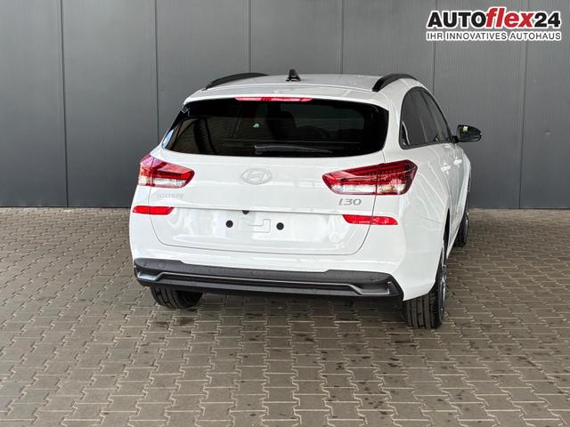Hyundai i30 Kombi Comfort Plus 1.0 TGDI DCT / Navi Sitz + Lenkradheizung PDC V&H Kamera LED Alu 17" 