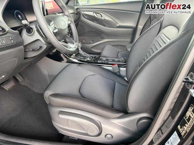 Hyundai i30 Kombi Comfort Plus 1.0 TGDI DCT/ Navi / Sitz + Lenkradheizung PDC V&H Kamera LED Alu 17" 