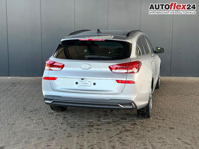 Hyundai i30 Kombi Comfort Plus 1.0 TGDI DCT Navi / Adaptiver Tempomat/ Totwinkel Assistent/ Alu 17" 