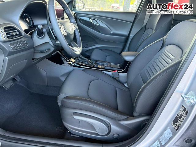 Hyundai i30 Kombi Comfort Plus 1.0 TGDI DCT Navi / Adaptiver Tempomat/ Totwinkel Assistent/ Alu 17" 