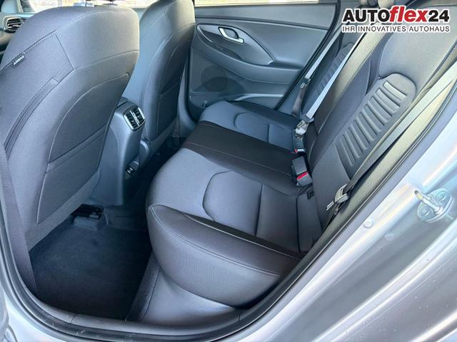 Hyundai i30 Kombi Comfort Plus 1.0 TGDI DCT Navi / Adaptiver Tempomat/ Totwinkel Assistent/ Alu 17" 
