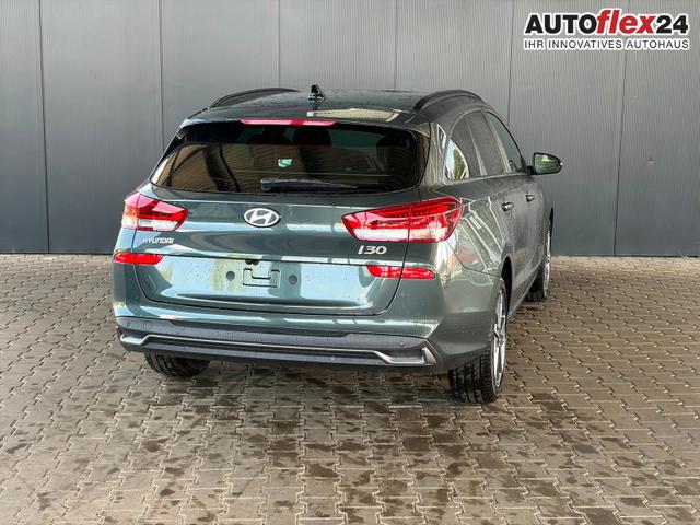 Hyundai i30 Kombi Comfort Plus 1.0 TGDI DCT Navi/ Adaptiver Tempomat/ Totwinkel Assistent/ Alu 17" 