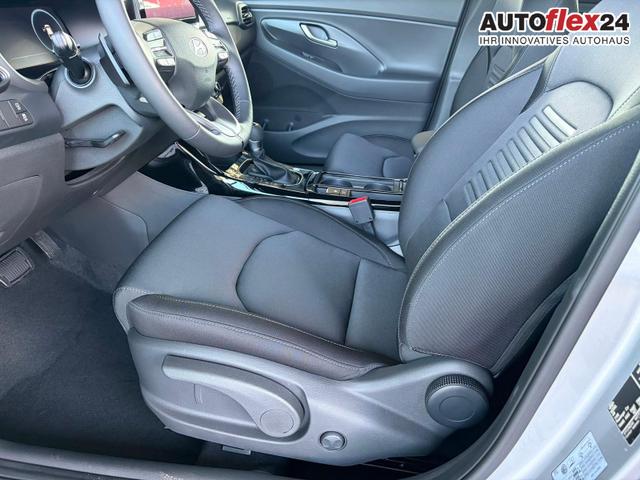 Hyundai i30 Kombi Comfort Plus 1.0 T-GDI DCT Navi/ Totwinkel Assistent/ PDC V&H + Kamera/ Alu 17" 