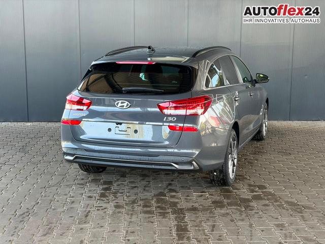 Hyundai i30 Kombi Comfort Plus Navi / ACC Totwinkel Assistent/ PDC V&H + Kamera/ Alu 17" 