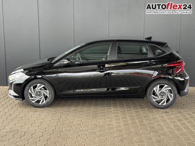 Vorlauffahrzeuge Hyundai i20 - Smart 1.0 T-GDi 90PS 7DCT Automatik / Navi PDC H. mit Kamera SHZ Vorne ALU 16''