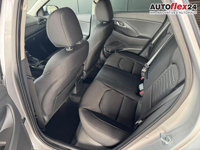 Hyundai i30 Kombi Comfort Line 1.6 T-GDI 2WD 7-DCT AT / Tempomat Kamera PDC vorne + hinten Sitz Lenkradheizung LED Alu 16'' 