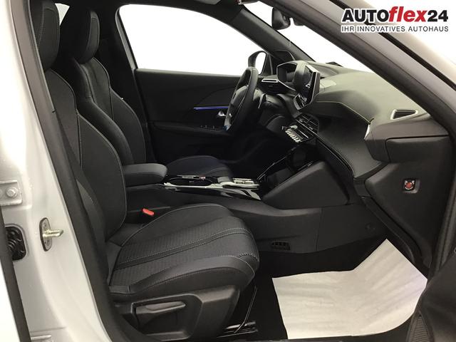 Peugeot 2008 GT 1.2 Hybrid Electric/Gasoline 137hp 