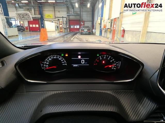 Peugeot 2008 Style 1.2L (1199cc) 100hp S&S (manual 6-speed) 