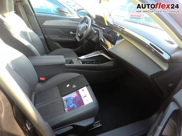 Peugeot 408 Allure 1.2L Hybrid 136 (e-DCS6) 