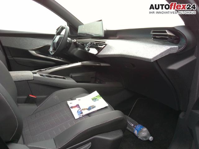 Peugeot 3008 GT Hybrid 145 (e-DCS6) 1.2L 3-cyl 