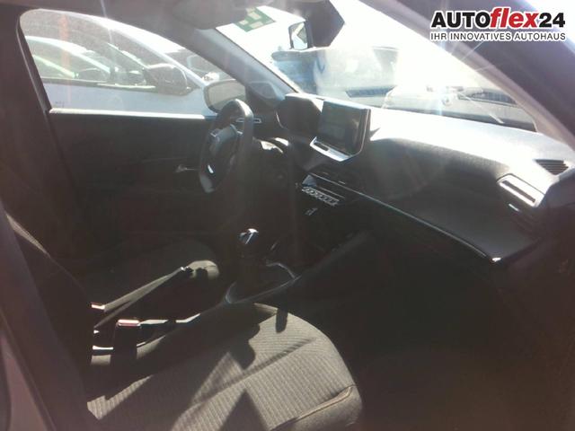 Peugeot 208 Style 1.2L (1199cc) gasoline 100 hp S&S, 6-speed manual 