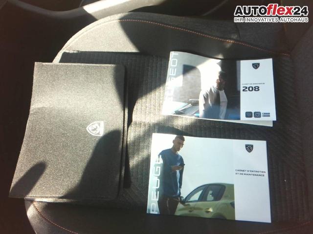 Peugeot 208 Style 1.2L (1199cc) gasoline 100 hp S&S, 6-speed manual 