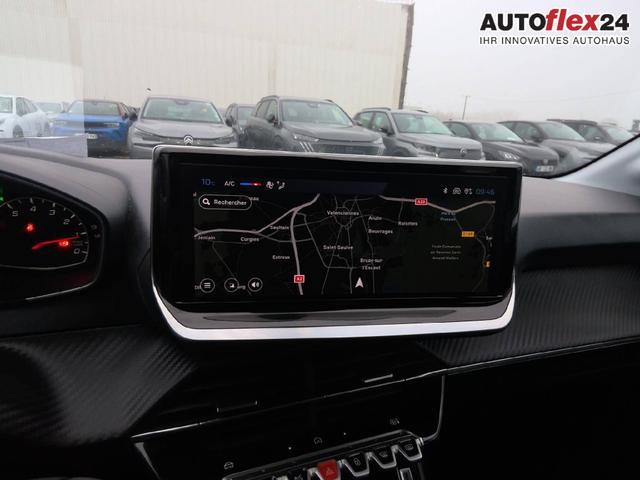 Peugeot 208 Style 1.2L (1199cc) 100 hp S&S, 6-speed manual 