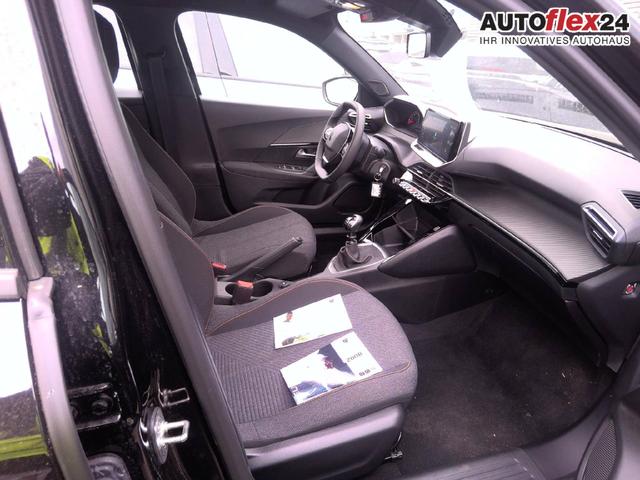 Peugeot 2008 Style 1.2L (1199cc) 100 hp S&S (3-cyl) with 6-speed manual 