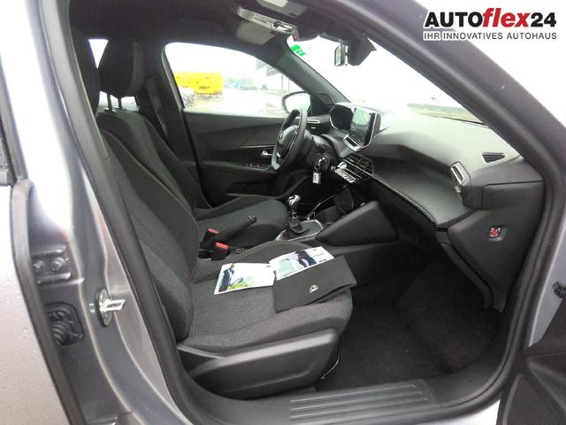 Peugeot 2008 Style 1.2L (1199cc) gasoline 100 hp S&S, 6-speed manual 